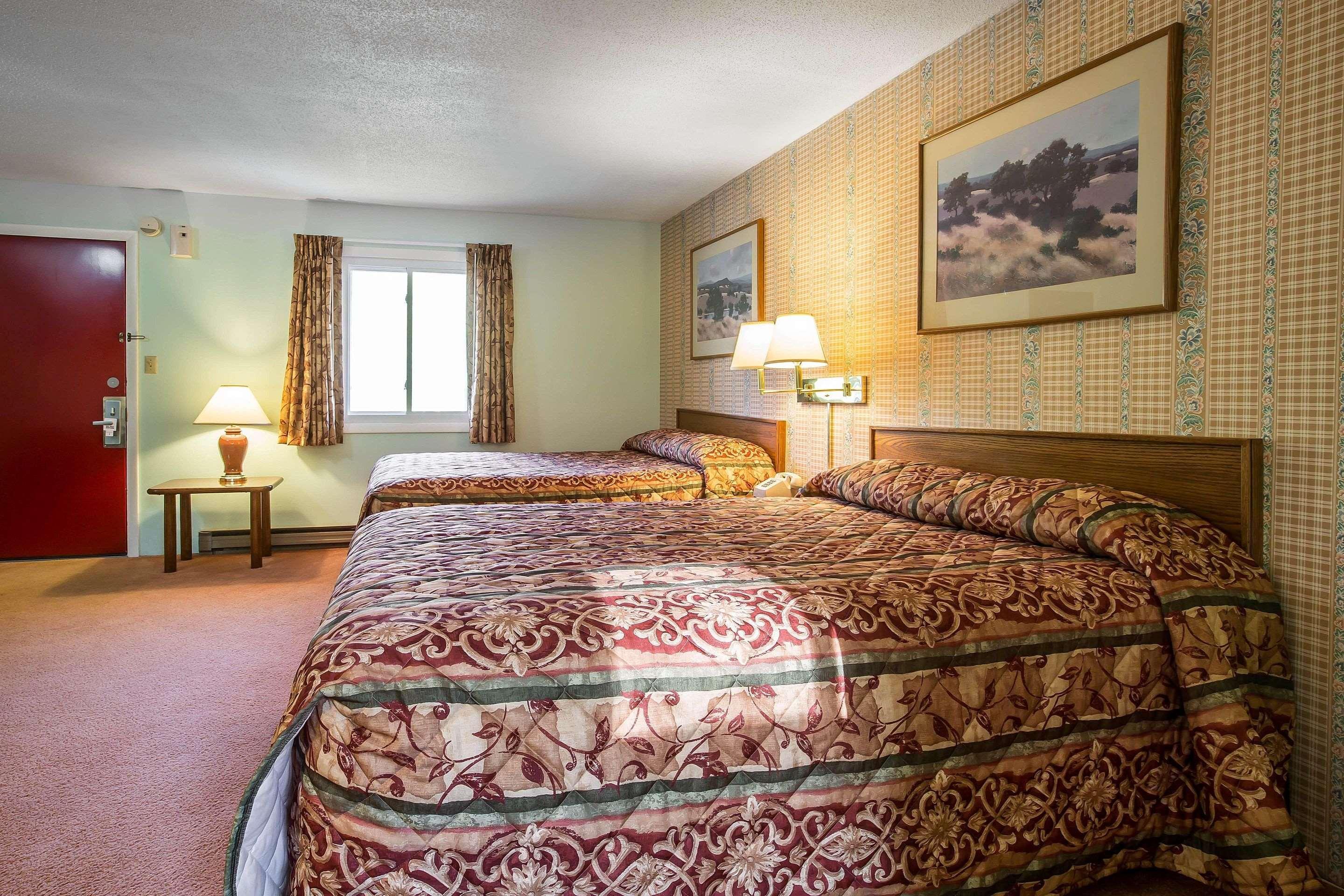 Rodeway Inn Lincoln I-93 Екстер'єр фото